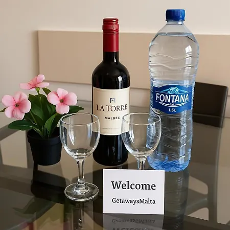 아파트 Sea Bliss Maisonette Close To The Sea - By Getawaysmalta