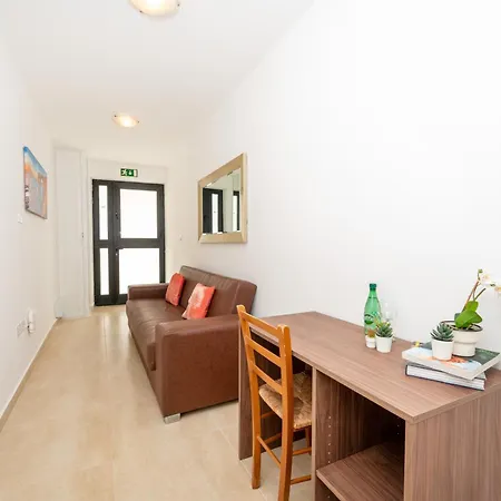 Sea Bliss Maisonette Close To The Sea - By Getawaysmalta Lägenhet *